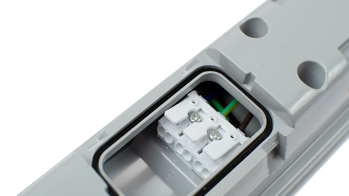 FL7560N-A por- és páramentes LED lámpatest – 56 W, 7300 lm, 4000 K, IP65